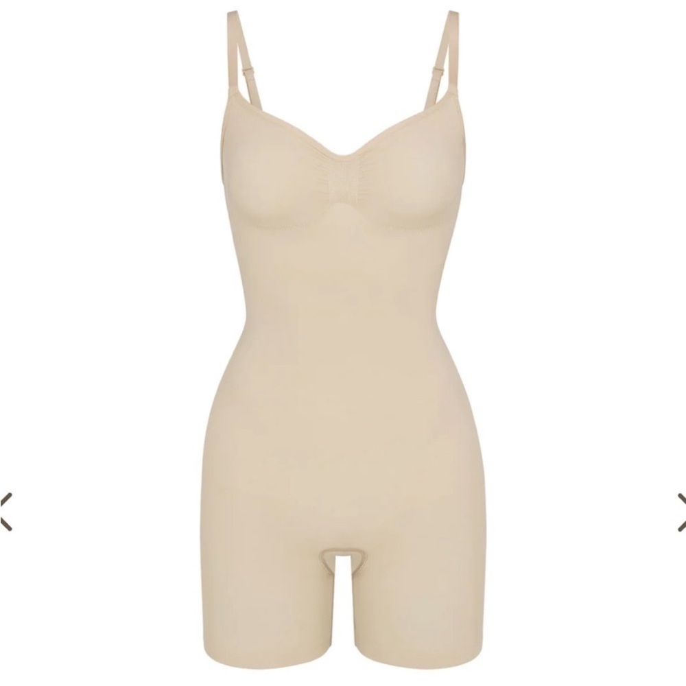 Skims seamless sculpt bodysuit mid thigh open gusset xxs/xs